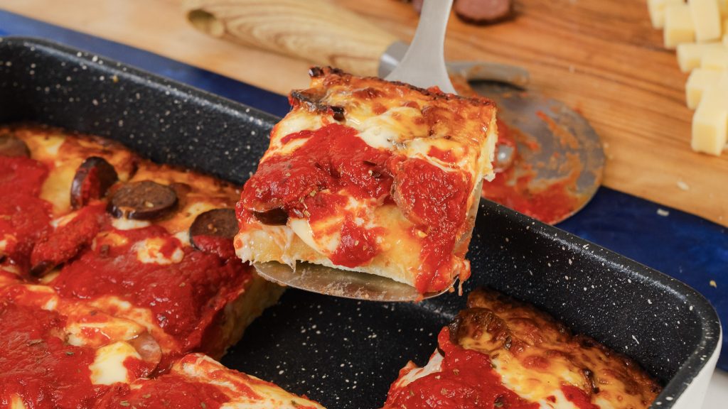 Detroit-style pan pizza – Andy Cooks