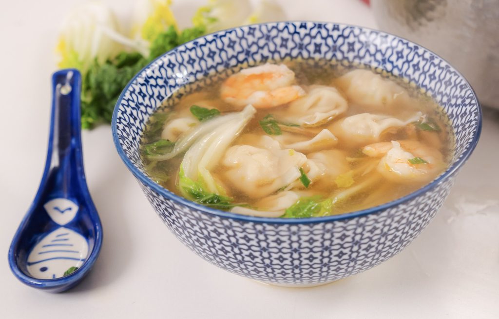 https://theeastcoastkitchen.com/wp-content/uploads/2023/11/Homemade-weeknight-wonton-soup-1-1024x654.jpg