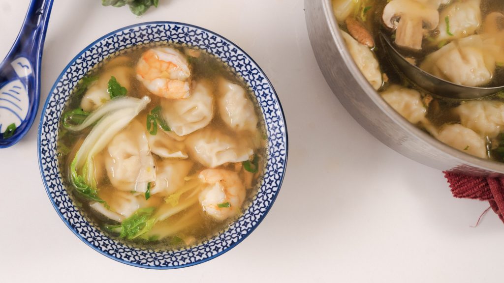 https://theeastcoastkitchen.com/wp-content/uploads/2023/11/Homemade-weeknight-wonton-soup-5-1024x576.jpg